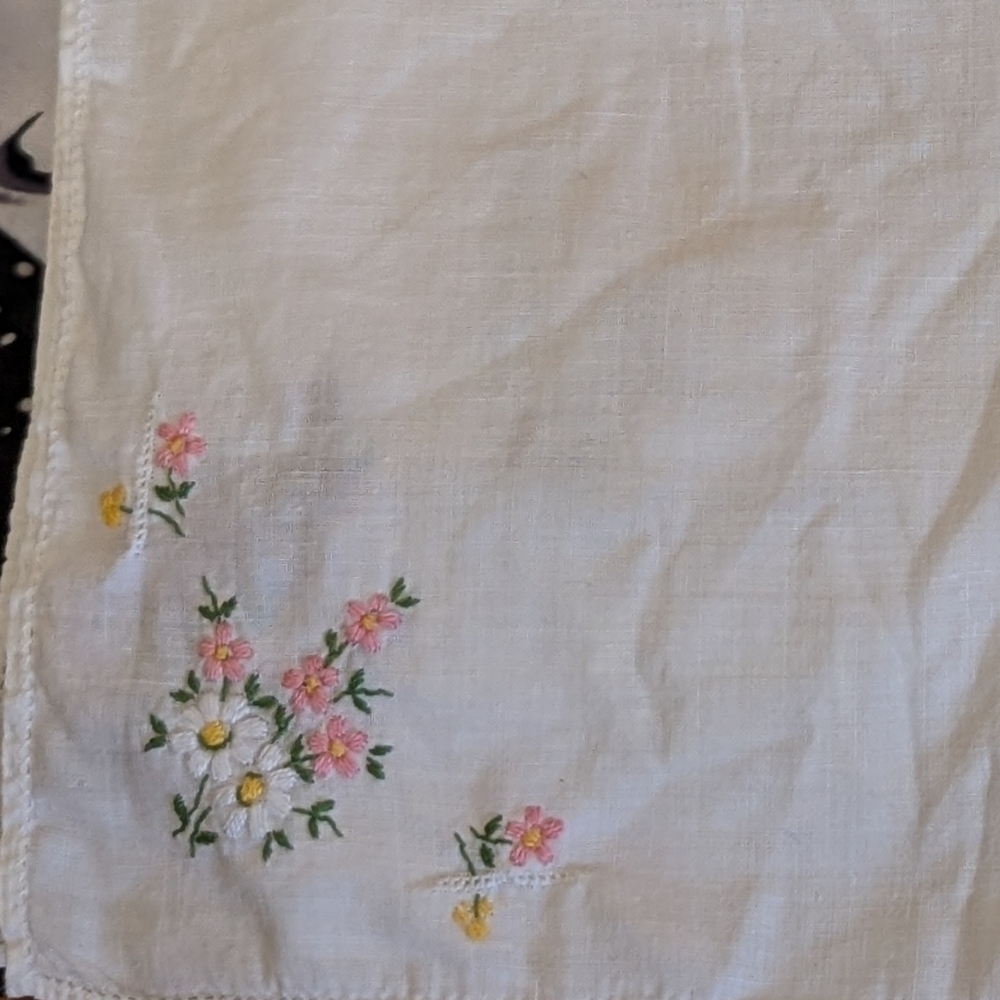 4 Hankies With Various Floral Embroidery